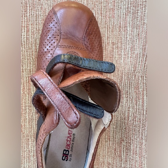 SJB St. John’s Bay Girls Leather Active Shoes - Picture 7 of 9